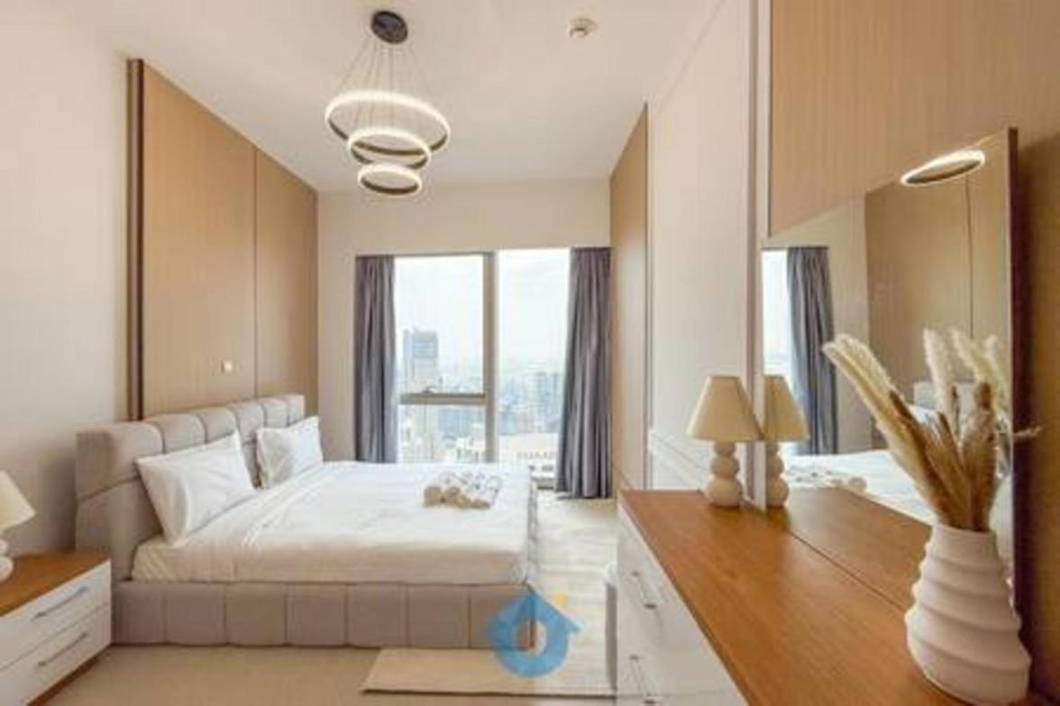Apartment 5609gr Elegant 3bhk With Fountain Views