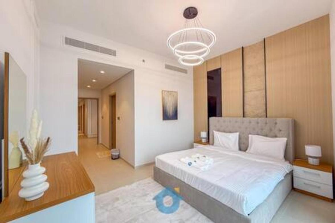 5609gr Elegant 3bhk With Fountain Views Apartment *