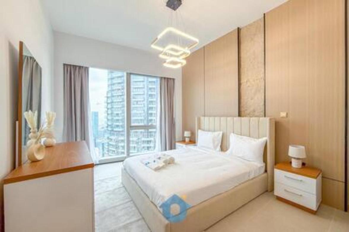 5609gr Elegant 3bhk With Fountain Views Apartment