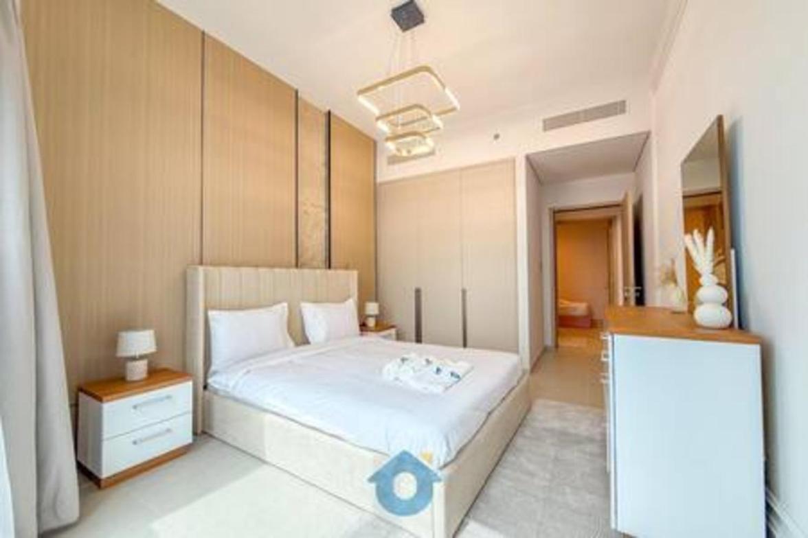 Apartment 5609gr Elegant 3bhk With Fountain Views *